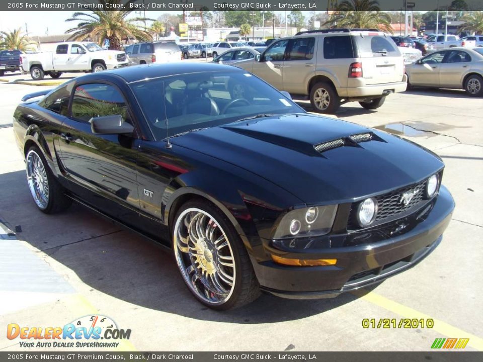2005 Ford Mustang GT Premium Coupe Black / Dark Charcoal Photo #5