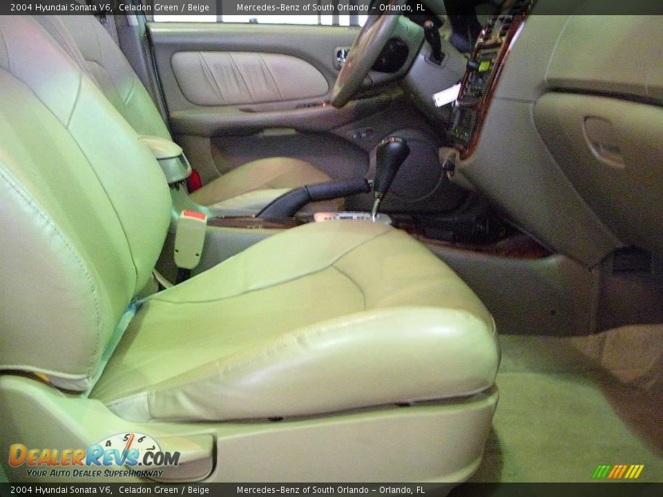 2004 Hyundai Sonata V6 Celadon Green / Beige Photo #15