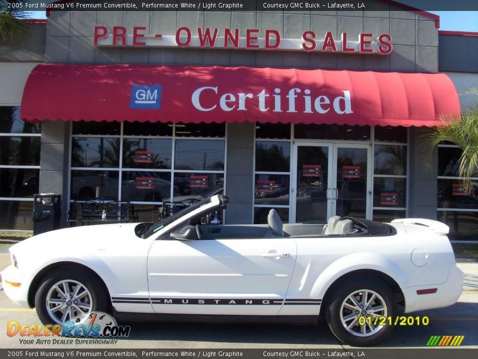 2005 Ford Mustang V6 Premium Convertible Performance White / Light Graphite Photo #2