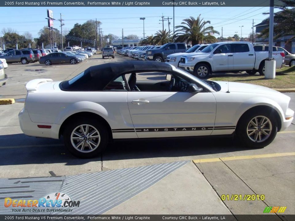 2005 Ford Mustang V6 Premium Convertible Performance White / Light Graphite Photo #6