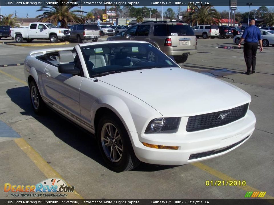 2005 Ford Mustang V6 Premium Convertible Performance White / Light Graphite Photo #9
