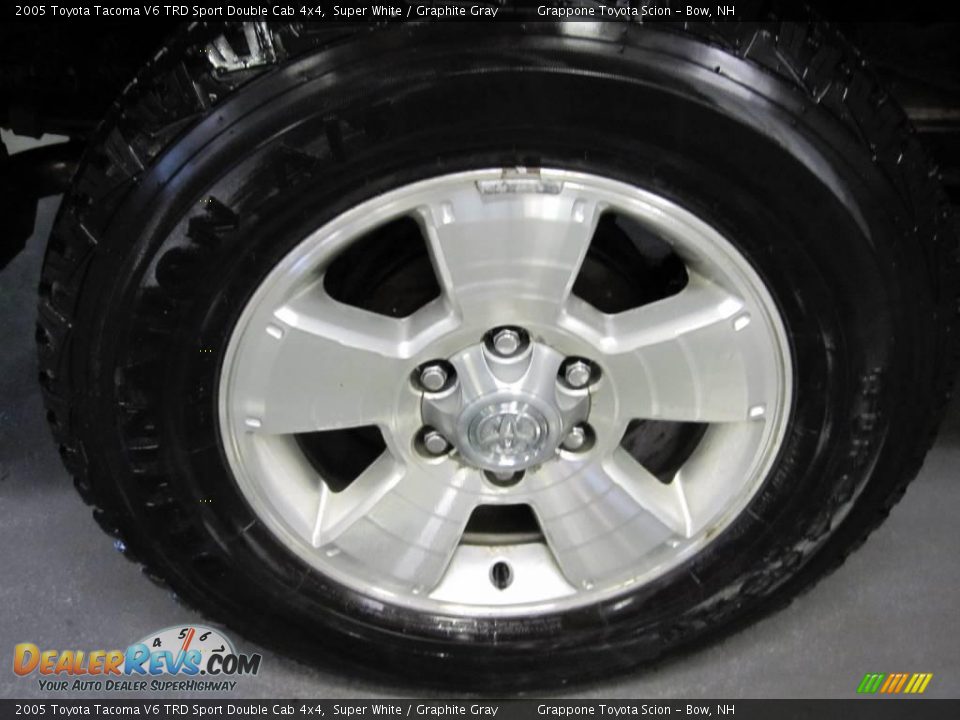 2005 Toyota Tacoma V6 TRD Sport Double Cab 4x4 Super White / Graphite Gray Photo #6