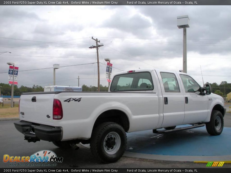 2003 Ford F250 Super Duty XL Crew Cab 4x4 Oxford White / Medium Flint Grey Photo #5