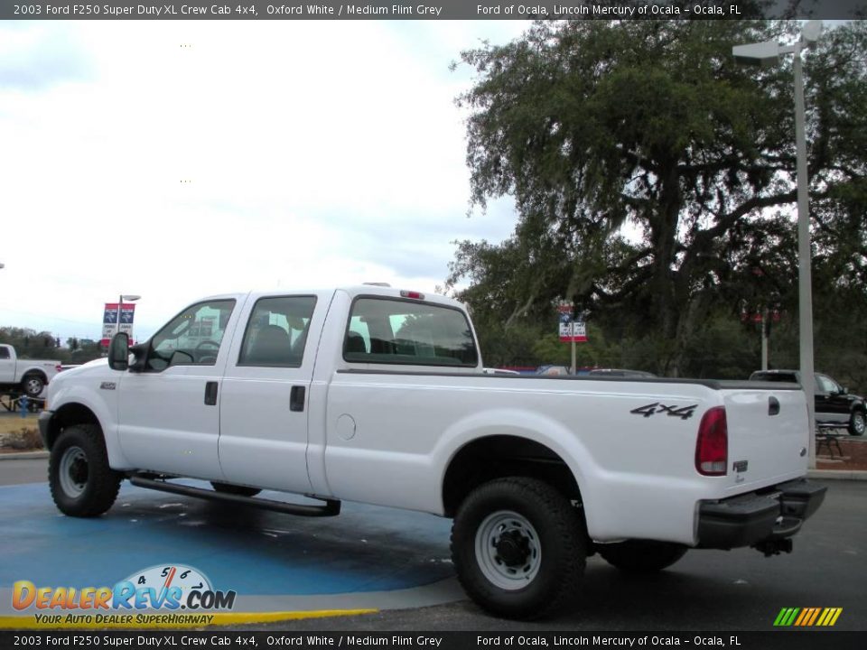 2003 Ford F250 Super Duty XL Crew Cab 4x4 Oxford White / Medium Flint Grey Photo #7