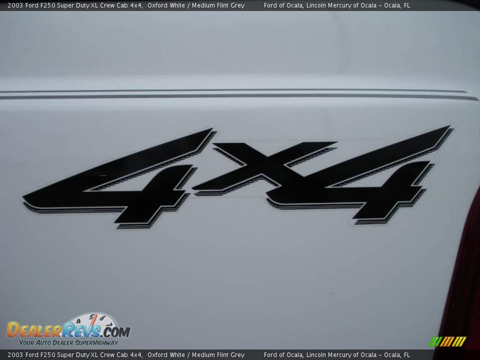 2003 Ford F250 Super Duty XL Crew Cab 4x4 Oxford White / Medium Flint Grey Photo #10