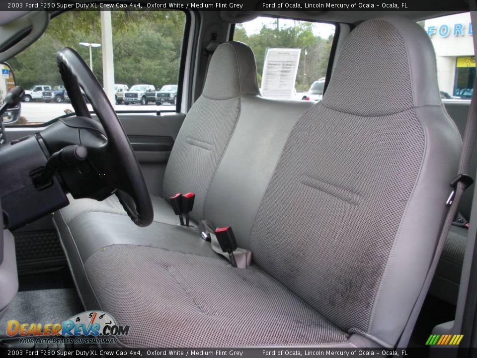 2003 Ford F250 Super Duty XL Crew Cab 4x4 Oxford White / Medium Flint Grey Photo #14