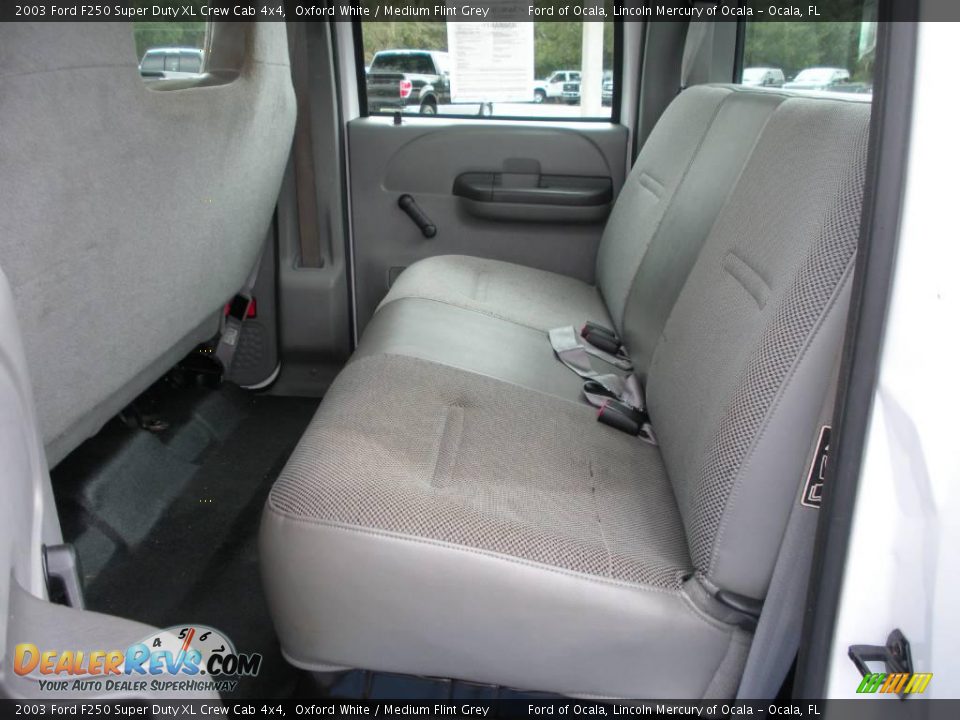 2003 Ford F250 Super Duty XL Crew Cab 4x4 Oxford White / Medium Flint Grey Photo #15
