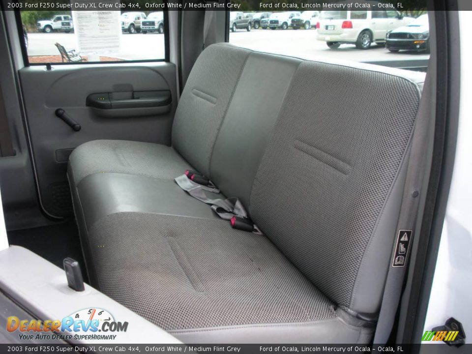 2003 Ford F250 Super Duty XL Crew Cab 4x4 Oxford White / Medium Flint Grey Photo #16