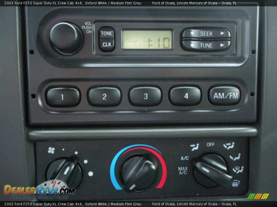 2003 Ford F250 Super Duty XL Crew Cab 4x4 Oxford White / Medium Flint Grey Photo #23