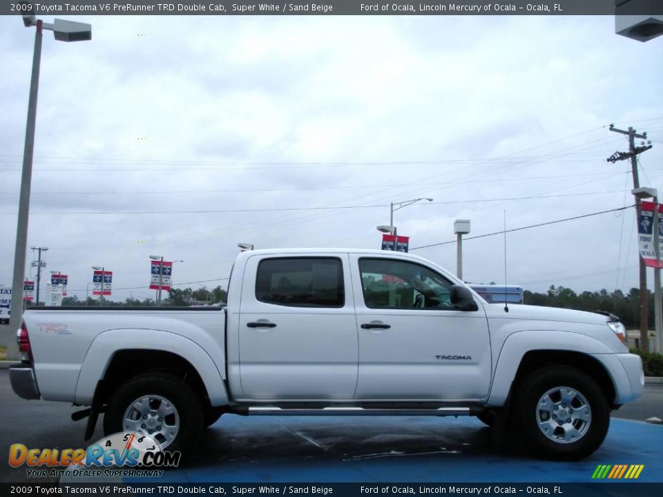 2009 Toyota Tacoma V6 PreRunner TRD Double Cab Super White / Sand Beige Photo #4