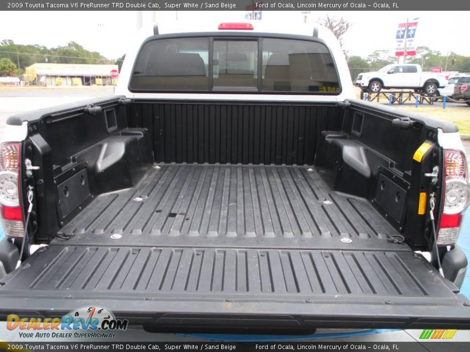 2009 Toyota Tacoma V6 PreRunner TRD Double Cab Super White / Sand Beige Photo #24