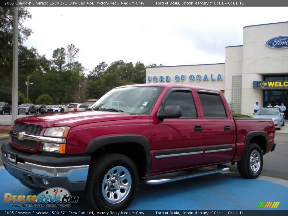 2005 Chevrolet Silverado 1500 Z71 Crew Cab 4x4 Victory Red / Medium Gray Photo #1