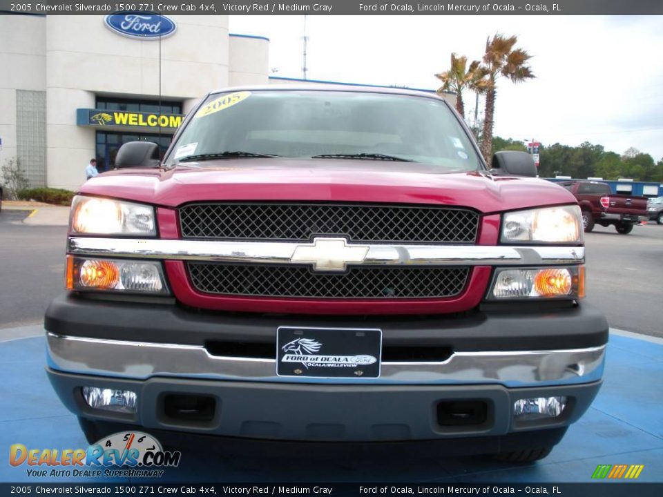 2005 Chevrolet Silverado 1500 Z71 Crew Cab 4x4 Victory Red / Medium Gray Photo #2