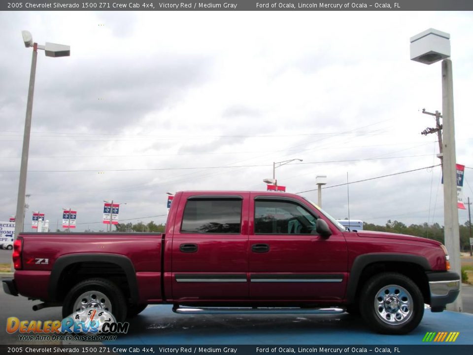 2005 Chevrolet Silverado 1500 Z71 Crew Cab 4x4 Victory Red / Medium Gray Photo #4