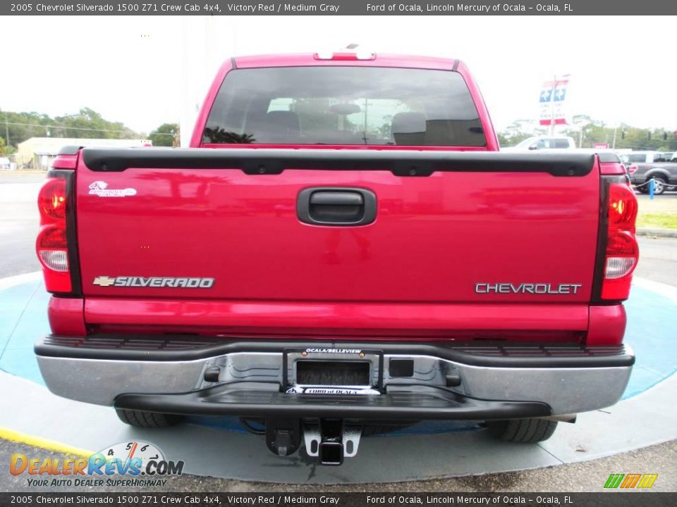 2005 Chevrolet Silverado 1500 Z71 Crew Cab 4x4 Victory Red / Medium Gray Photo #6