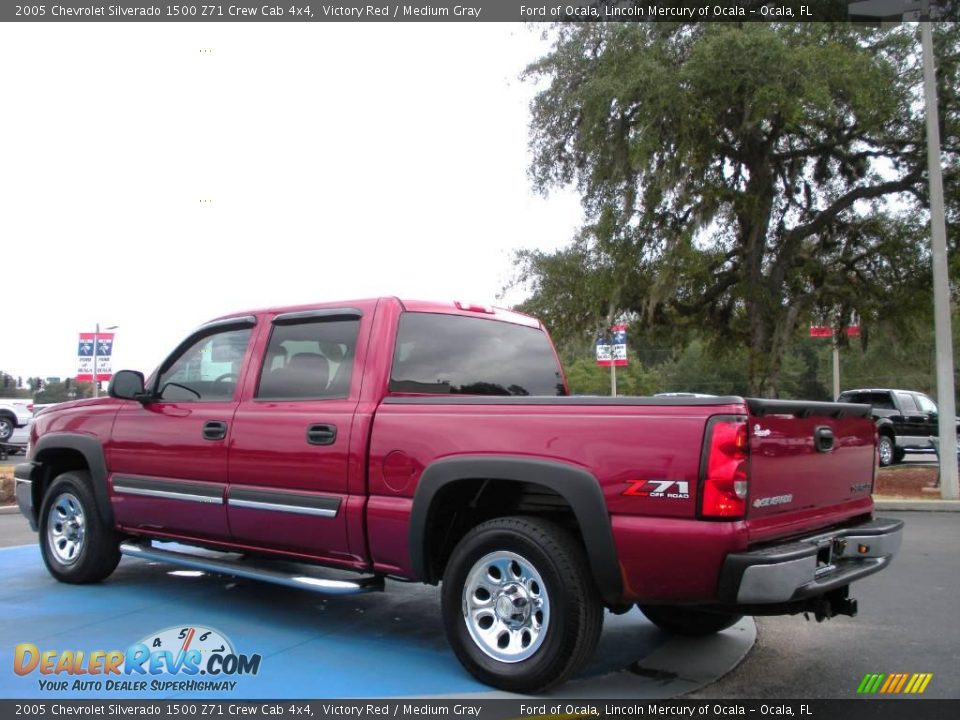 2005 Chevrolet Silverado 1500 Z71 Crew Cab 4x4 Victory Red / Medium Gray Photo #7
