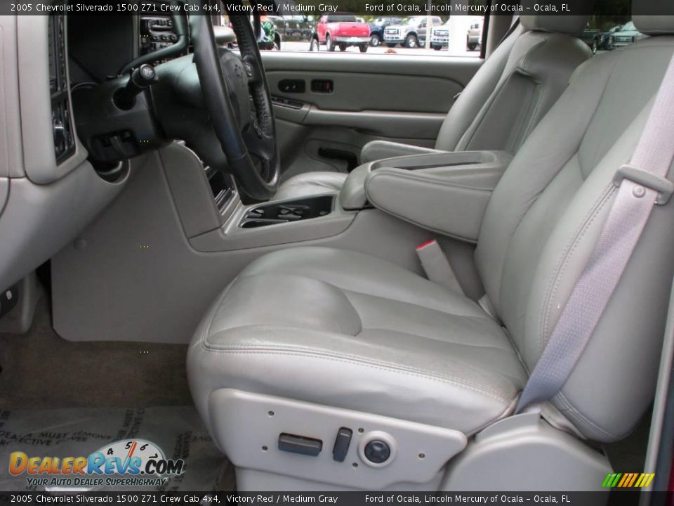 2005 Chevrolet Silverado 1500 Z71 Crew Cab 4x4 Victory Red / Medium Gray Photo #12