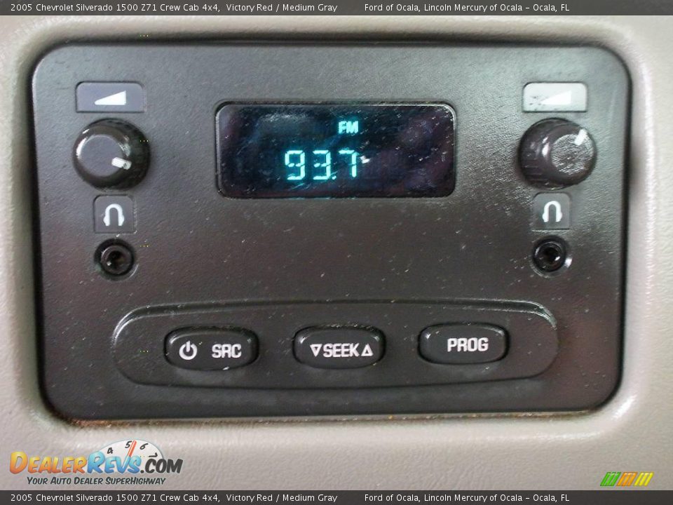 2005 Chevrolet Silverado 1500 Z71 Crew Cab 4x4 Victory Red / Medium Gray Photo #18