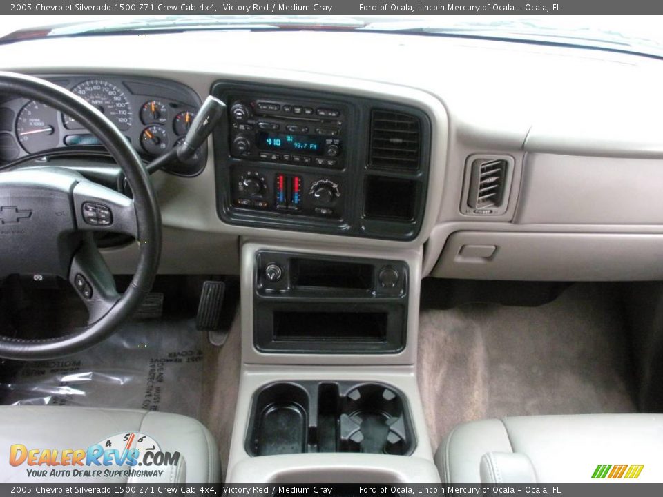 2005 Chevrolet Silverado 1500 Z71 Crew Cab 4x4 Victory Red / Medium Gray Photo #19