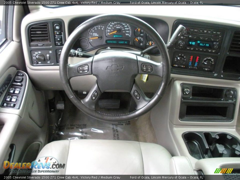 2005 Chevrolet Silverado 1500 Z71 Crew Cab 4x4 Victory Red / Medium Gray Photo #20