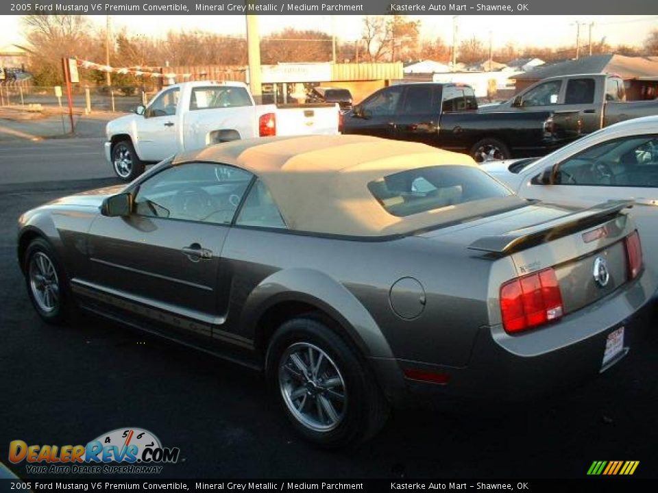 2005 Ford Mustang V6 Premium Convertible Mineral Grey Metallic / Medium Parchment Photo #3