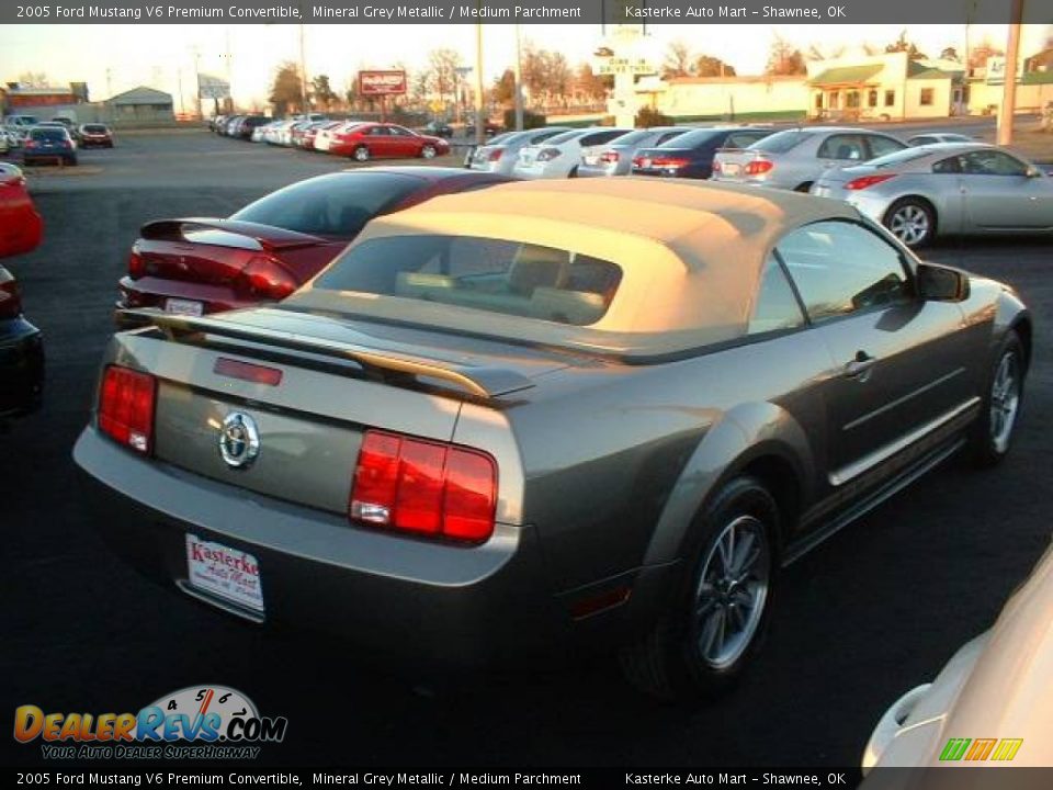 2005 Ford Mustang V6 Premium Convertible Mineral Grey Metallic / Medium Parchment Photo #4