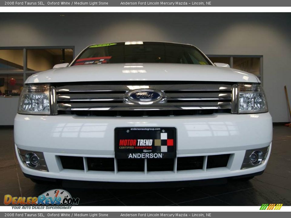 2008 Ford Taurus SEL Oxford White / Medium Light Stone Photo #2