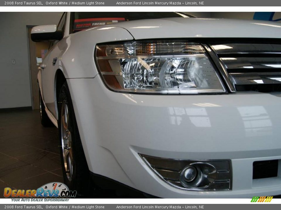 2008 Ford Taurus SEL Oxford White / Medium Light Stone Photo #3