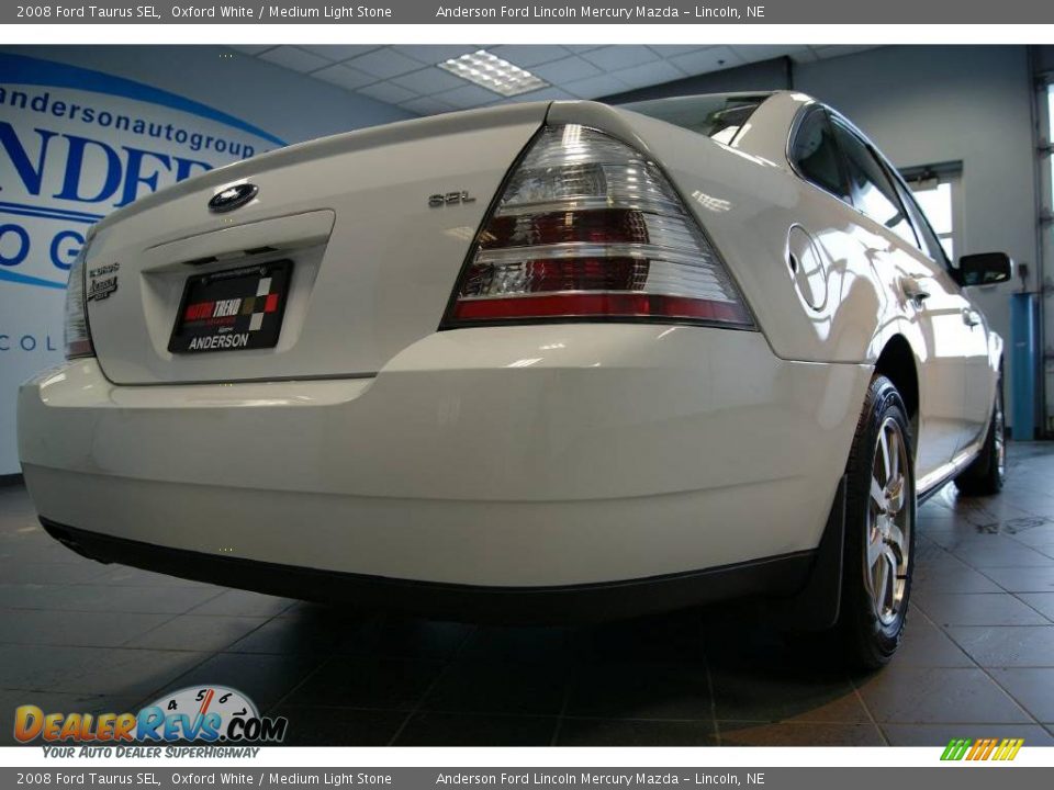 2008 Ford Taurus SEL Oxford White / Medium Light Stone Photo #7