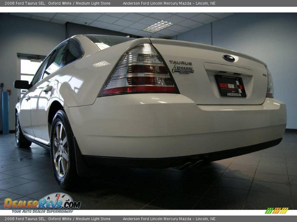 2008 Ford Taurus SEL Oxford White / Medium Light Stone Photo #9