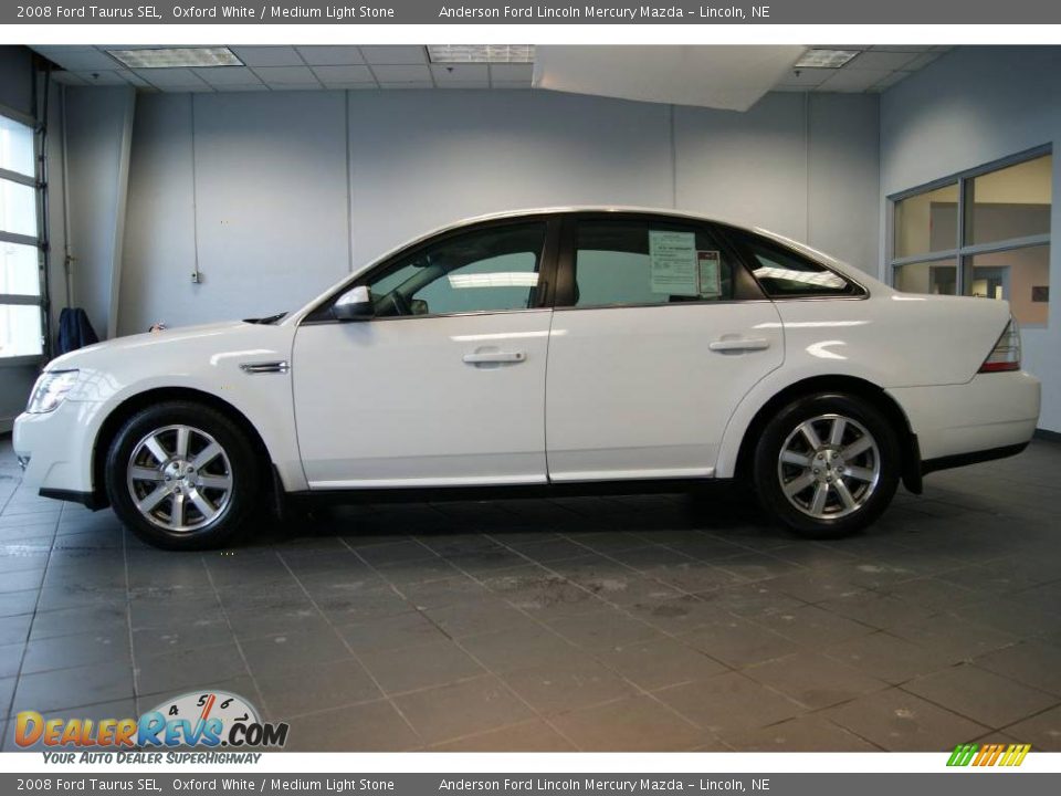 2008 Ford Taurus SEL Oxford White / Medium Light Stone Photo #11