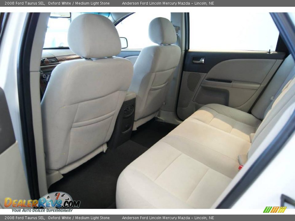 2008 Ford Taurus SEL Oxford White / Medium Light Stone Photo #17