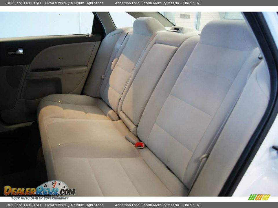 2008 Ford Taurus SEL Oxford White / Medium Light Stone Photo #18