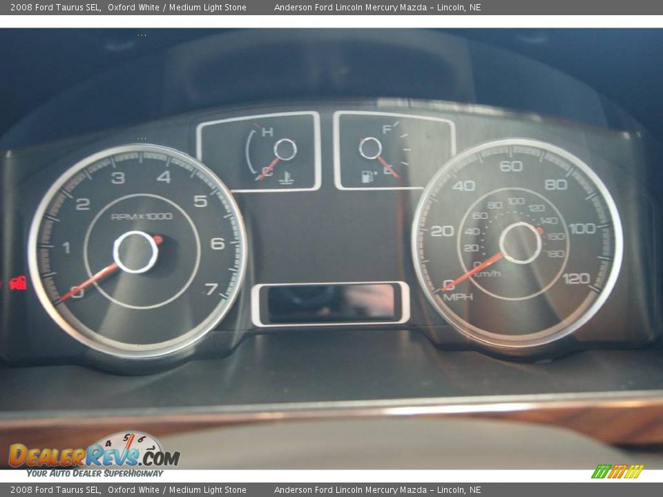 2008 Ford Taurus SEL Oxford White / Medium Light Stone Photo #24