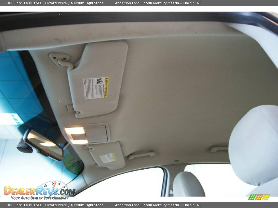 2008 Ford Taurus SEL Oxford White / Medium Light Stone Photo #25