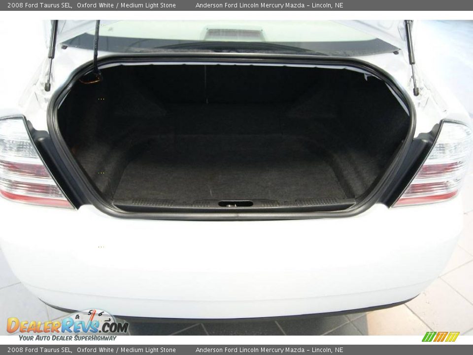2008 Ford Taurus SEL Oxford White / Medium Light Stone Photo #26
