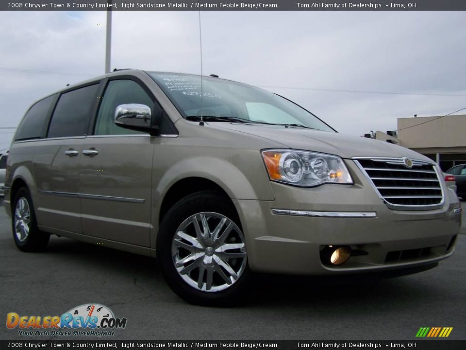 2008 Chrysler Town & Country Limited Light Sandstone Metallic / Medium Pebble Beige/Cream Photo #1