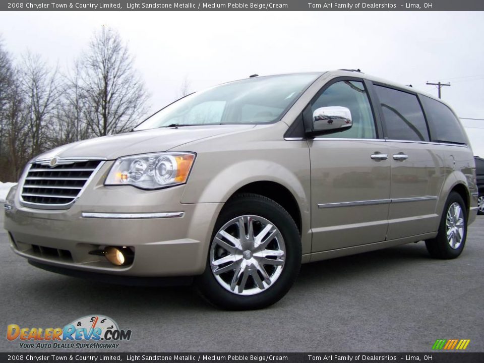 2008 Chrysler Town & Country Limited Light Sandstone Metallic / Medium Pebble Beige/Cream Photo #5