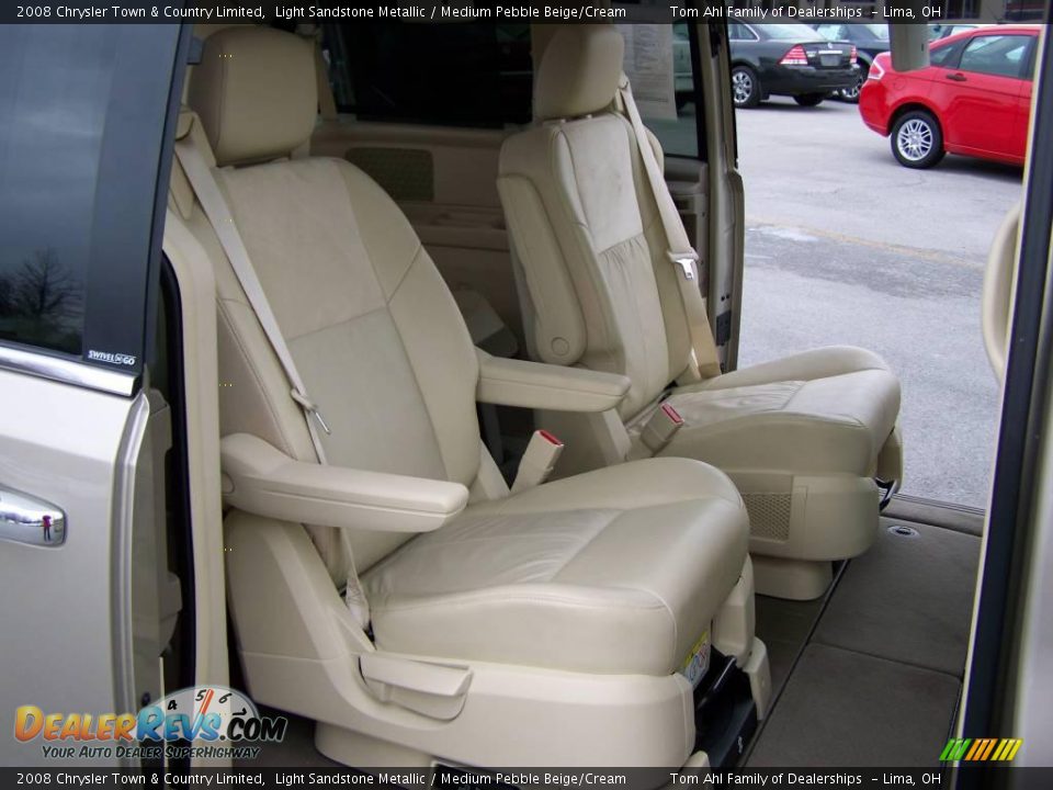 2008 Chrysler Town & Country Limited Light Sandstone Metallic / Medium Pebble Beige/Cream Photo #13
