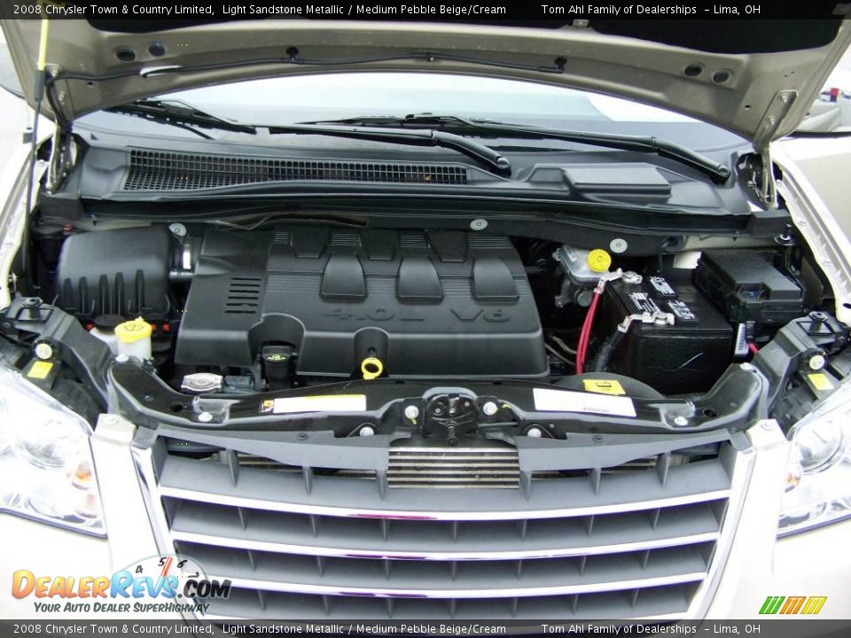 2008 Chrysler Town & Country Limited Light Sandstone Metallic / Medium Pebble Beige/Cream Photo #20