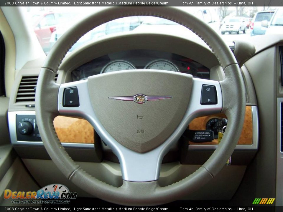 2008 Chrysler Town & Country Limited Light Sandstone Metallic / Medium Pebble Beige/Cream Photo #22