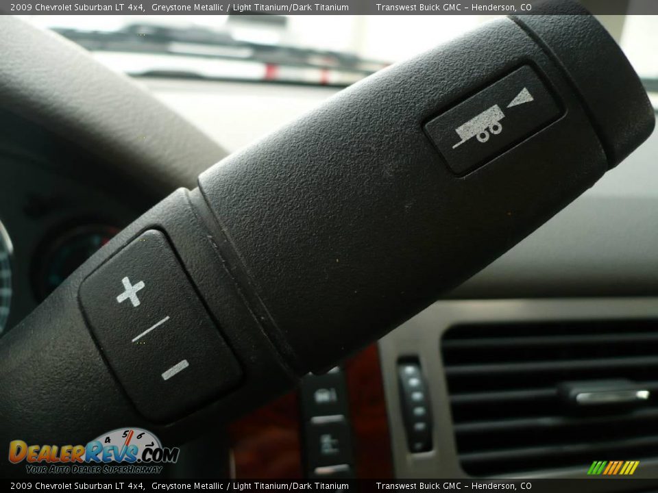 2009 Chevrolet Suburban LT 4x4 Greystone Metallic / Light Titanium/Dark Titanium Photo #16