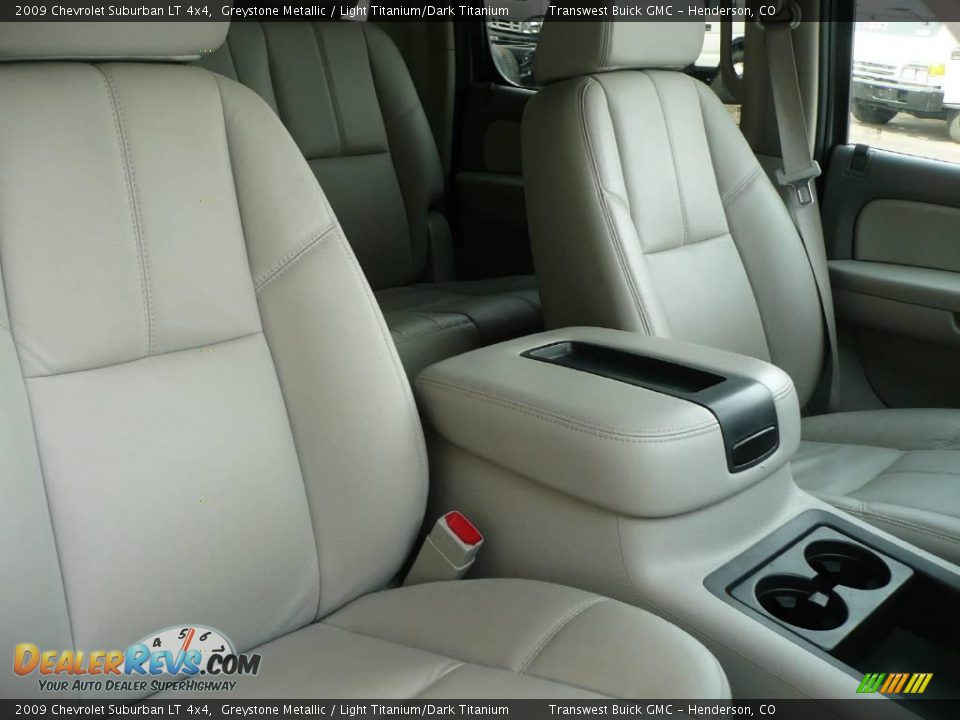 2009 Chevrolet Suburban LT 4x4 Greystone Metallic / Light Titanium/Dark Titanium Photo #19