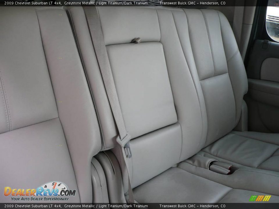2009 Chevrolet Suburban LT 4x4 Greystone Metallic / Light Titanium/Dark Titanium Photo #20