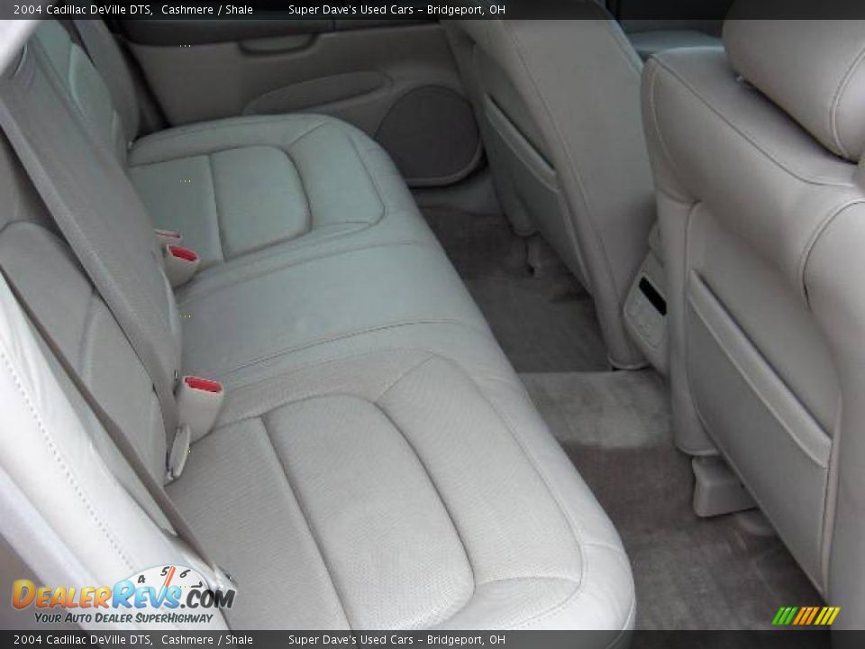 2004 Cadillac DeVille DTS Cashmere / Shale Photo #12