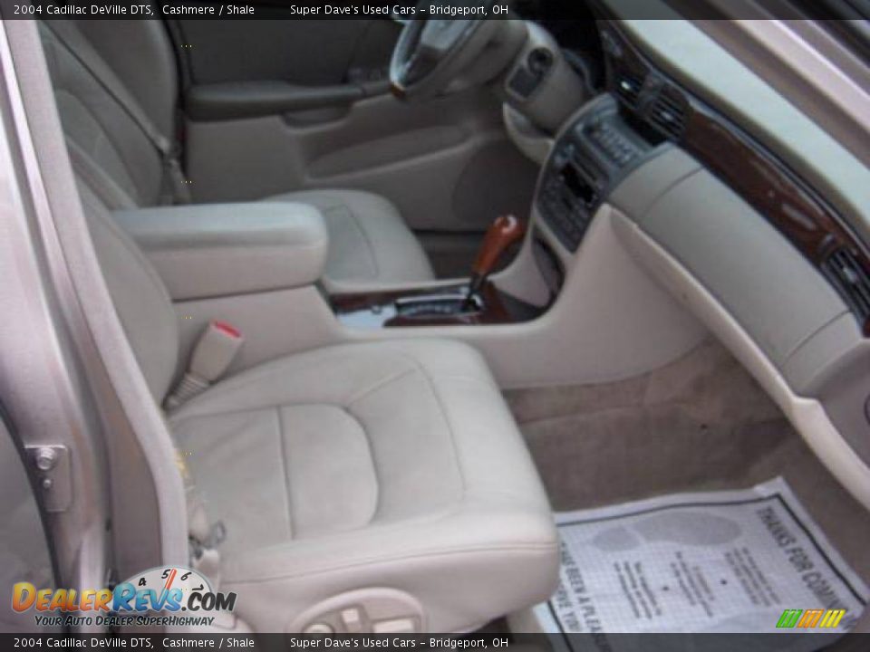2004 Cadillac DeVille DTS Cashmere / Shale Photo #13