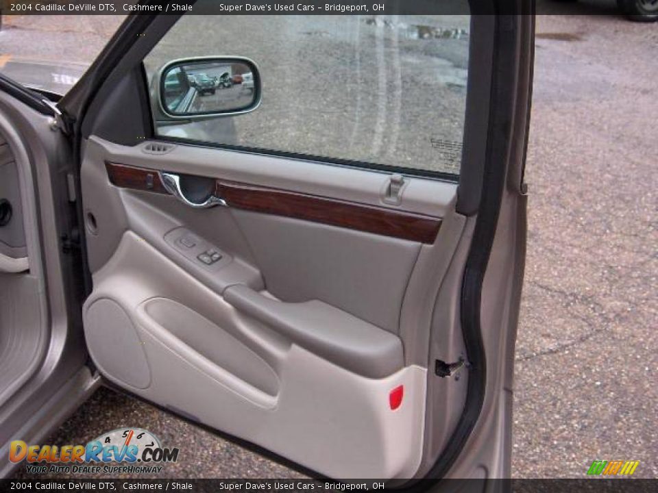 2004 Cadillac DeVille DTS Cashmere / Shale Photo #14