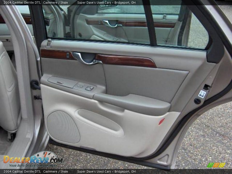 2004 Cadillac DeVille DTS Cashmere / Shale Photo #15