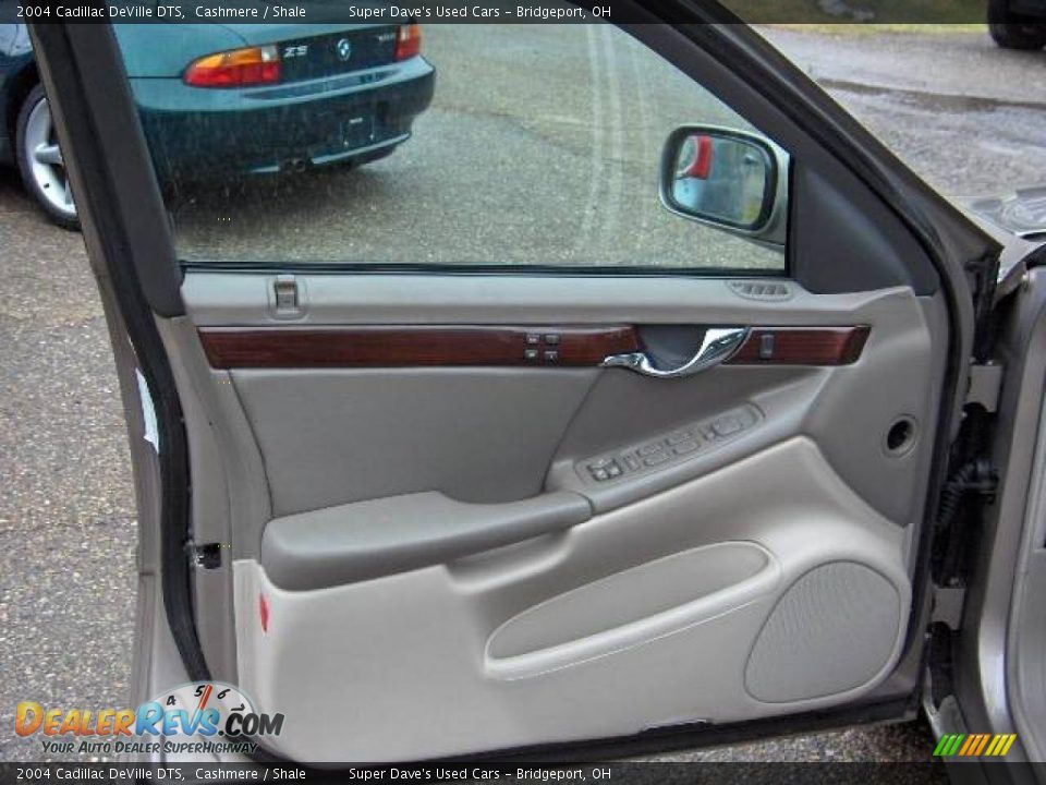 2004 Cadillac DeVille DTS Cashmere / Shale Photo #19