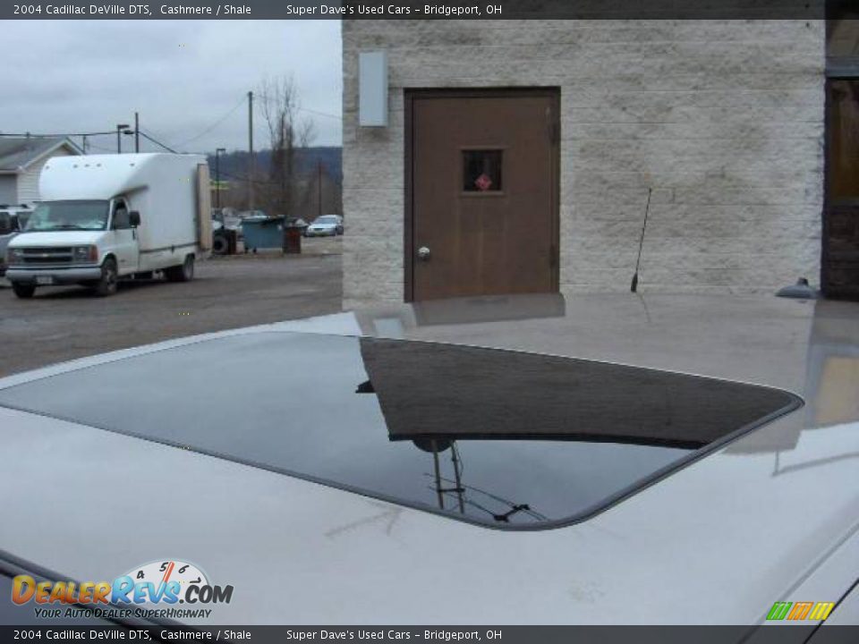 2004 Cadillac DeVille DTS Cashmere / Shale Photo #20